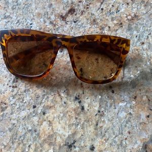 converse tortoise shell sunglasses